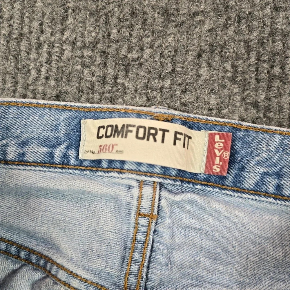 VTG Levi's 560 Jeans Men 36x34 Blue Light Wash Comfort Fit Relaxed Tapered 34x32